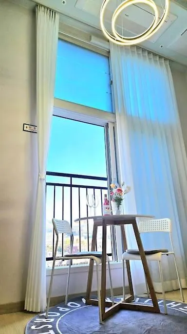 홍대입구, 신촌 중심부 씨티뷰하우스,Fully Furnished Apartment Seoul 0*,