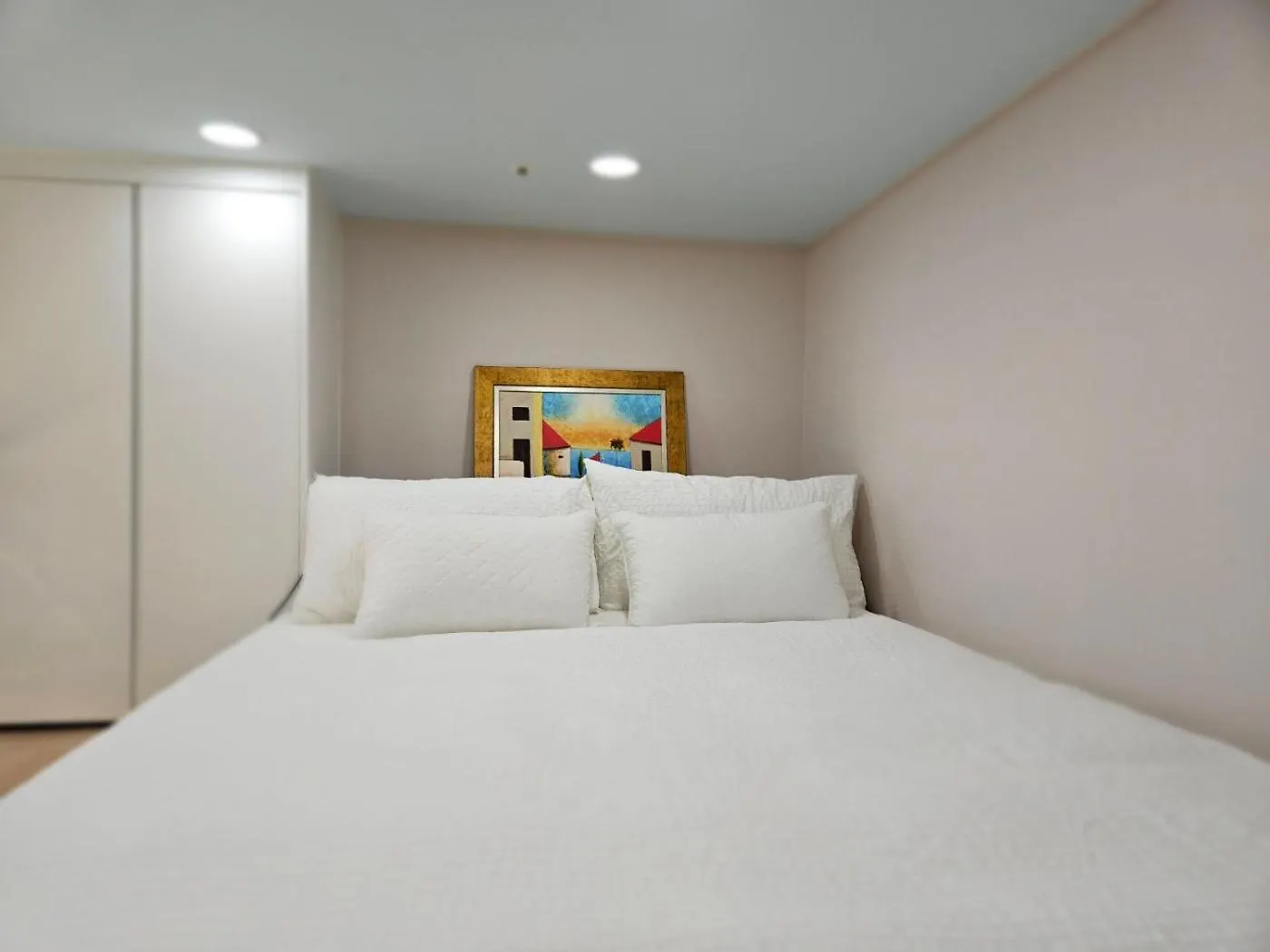 홍대입구, 신촌 중심부 씨티뷰하우스,Fully Furnished Apartment Seoul South Korea