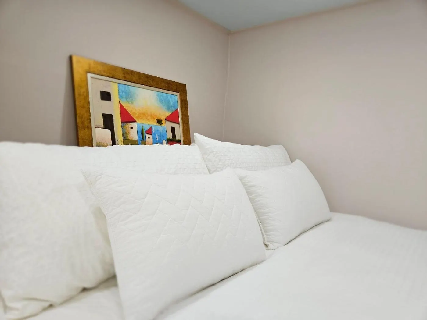 홍대입구, 신촌 중심부 씨티뷰하우스,Fully Furnished Apartment Seoul 0*,