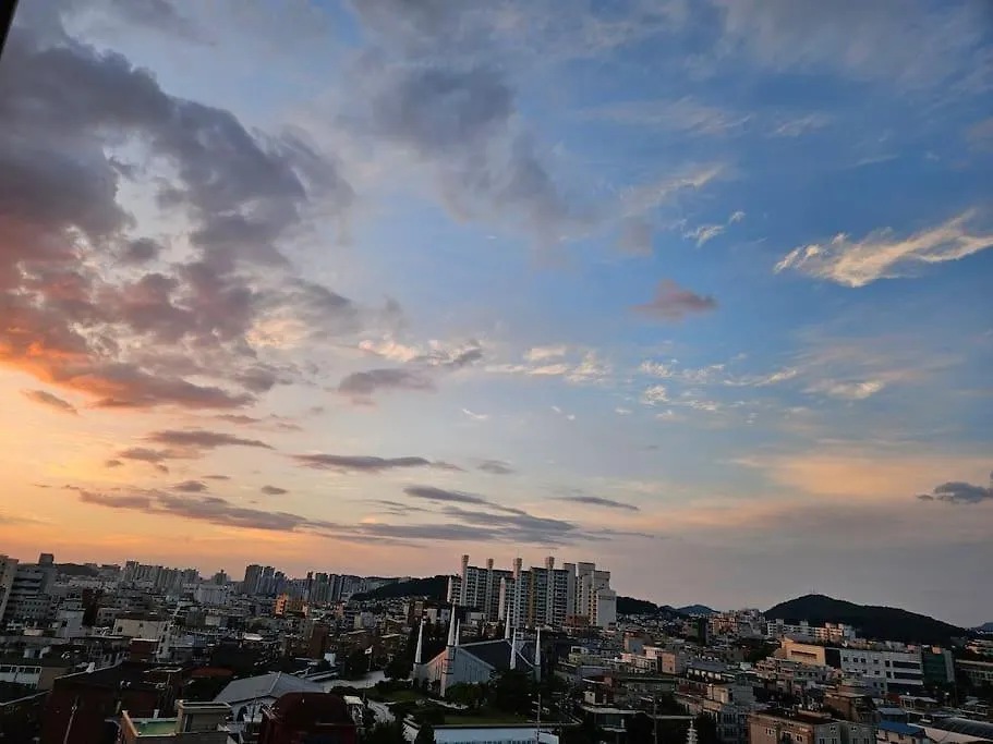 홍대입구, 신촌 중심부 씨티뷰하우스,Fully Furnished Apartment Seoul 0*,